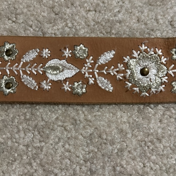 Lucky Brand Embroidered Floral Studded Leather Belt Brown Silver White Boho-L - Picture 4 of 7